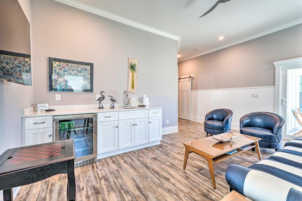 Bright Coastal Abode With Porch And Beach Access! 캐롤라이나비치 외부 사진