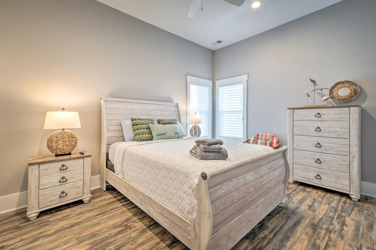 Bright Coastal Abode With Porch And Beach Access! 캐롤라이나비치 외부 사진